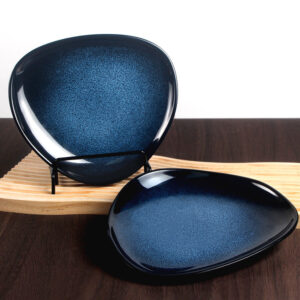 Factory Direct Whole Sale Eco-Friendly Plastic Side Plate Triangle Irregular Melamine Gem-Decorated Hot in Russia for Food Usage